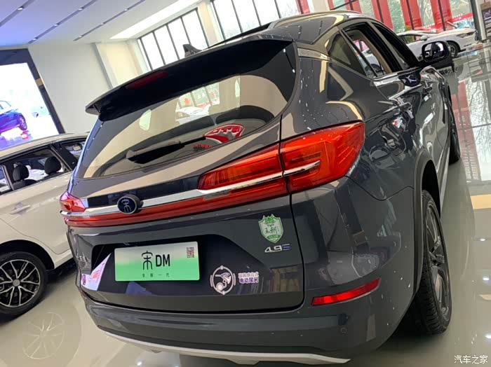 我还是觉得灰色好看,首先耐脏