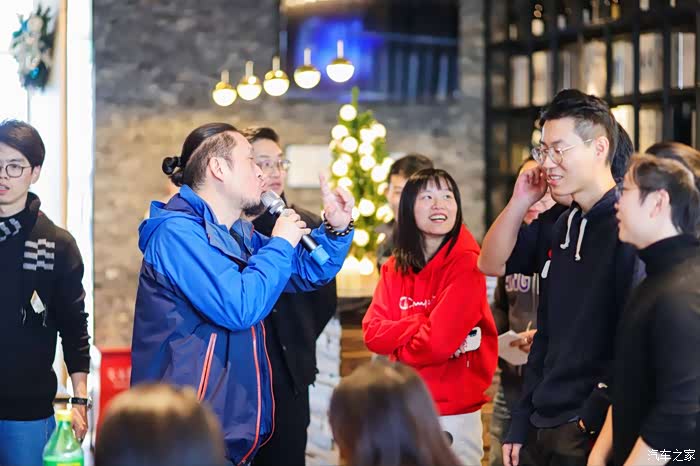 听歌识曲游戏,反正我听不出来什么歌.哈哈哈哈哈哈