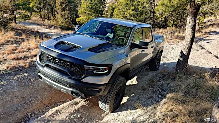 ram1500trx霸王龙全尺寸皮卡702马力牛掰