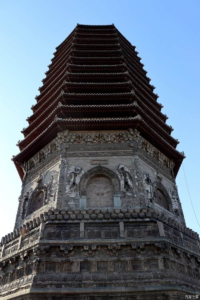 慈寿寺塔高约50米,由塔基,塔身,塔刹三部分组成.