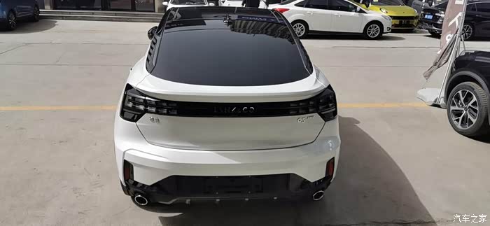 白色四驱领克05