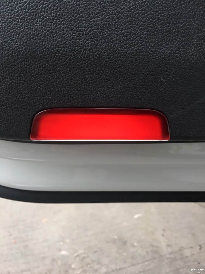 速腾280t熠动版有没有迎宾灯?