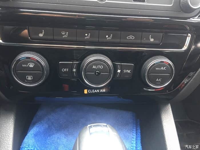 大众速腾座椅加热在哪启动