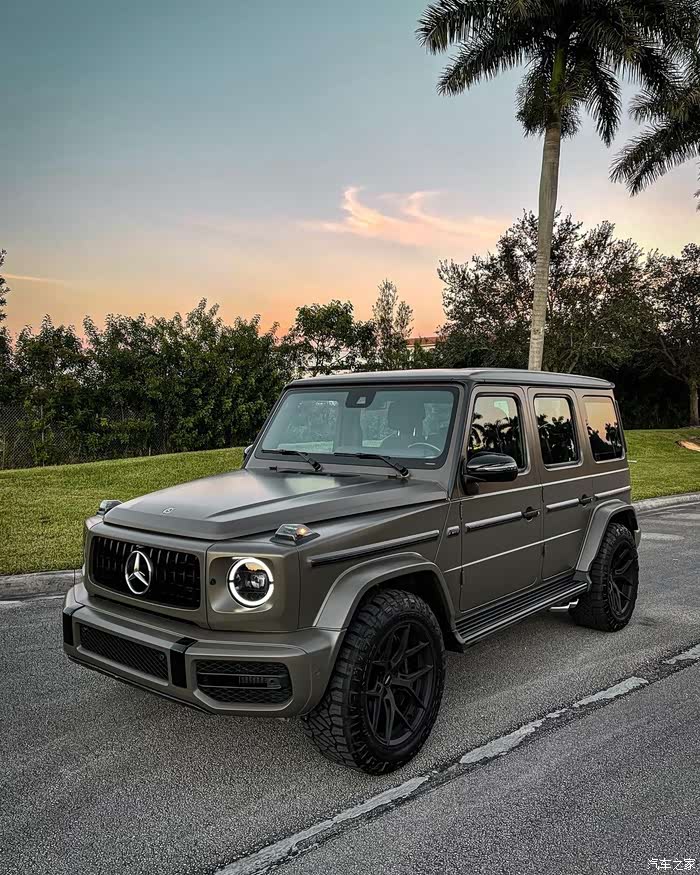 五菱神车c8配奔驰大g