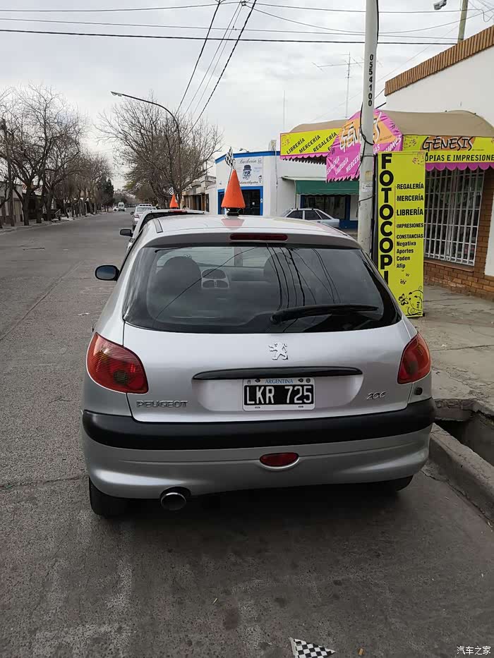 福利阿根廷风情小镇的各种标致车老爷车及其他车型多图