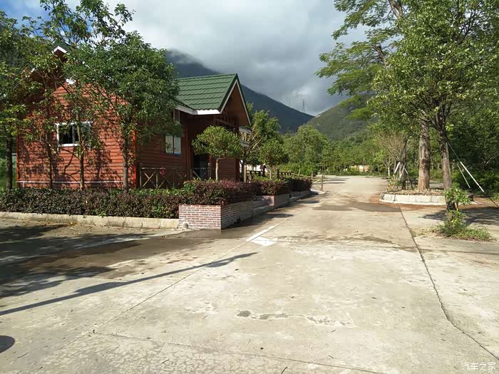 深圳长安车友会173强仔驾爱车小桂村海边游泳赏景