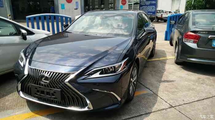 择雷克萨斯es200凯迪拉克ct6对比个人见解