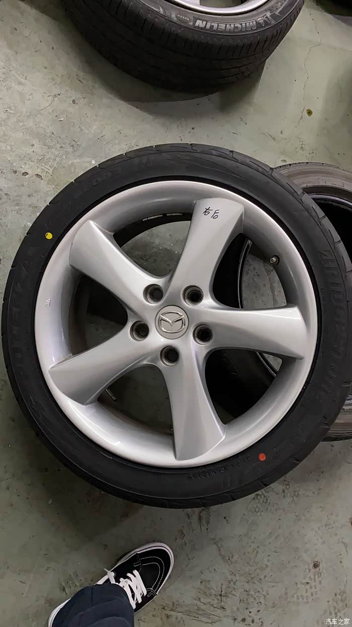 普利司通搏天族re003上路