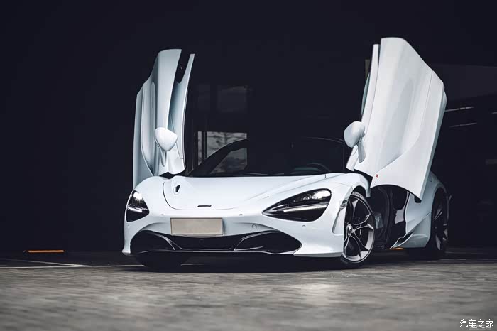 迈凯伦720s无论是从外观还是内饰都很不错超级喜欢