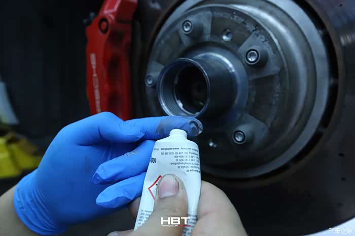 与f1赛车同款保时捷9911turbo升级centerlock中央锁止