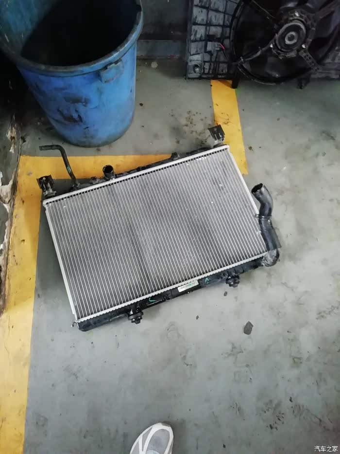 【图】水箱好像漏了_宝骏730论坛_汽车之家论坛