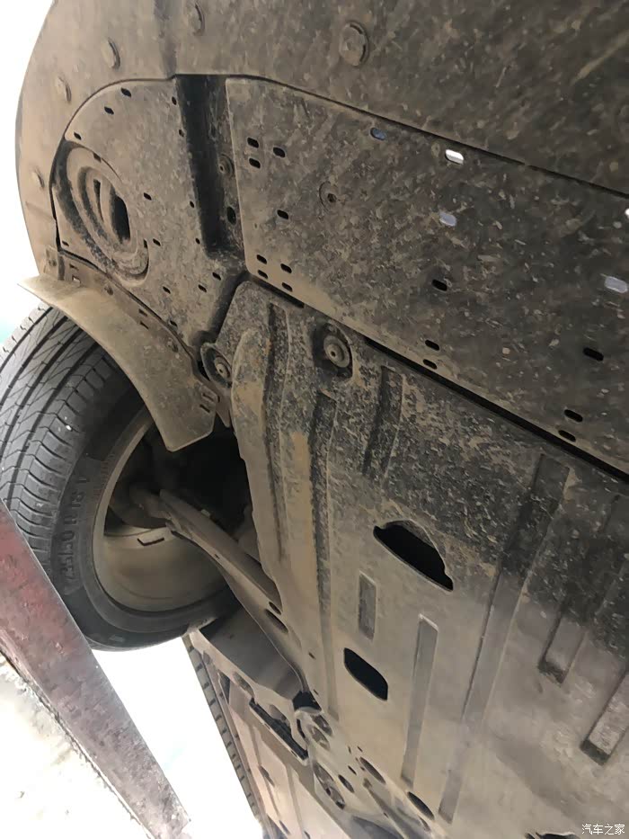 终于见到了领克02的底盘为你的用料点赞