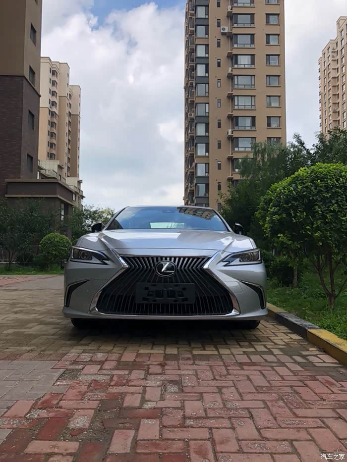 【图】白金灰金属色到店 验车!首提!_雷克萨斯es论坛_汽车之家论坛