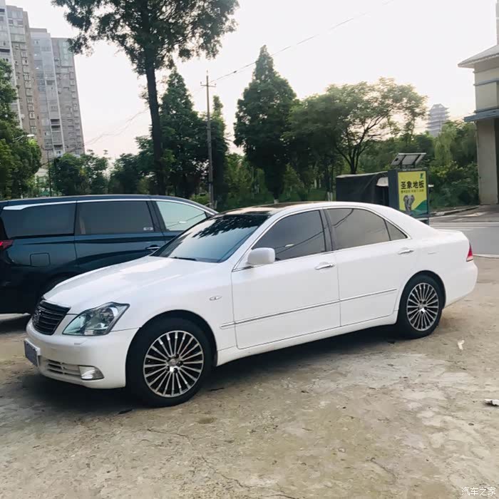 1341 | 回复: 7 皇冠论坛 12带皇冠想改色,大家给点意见  5楼发表于