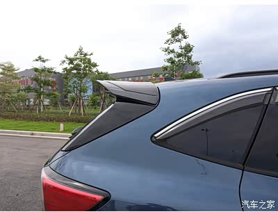 加装尾翼的效果