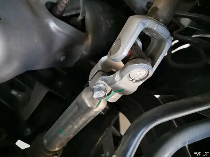 转向杆上有油渍