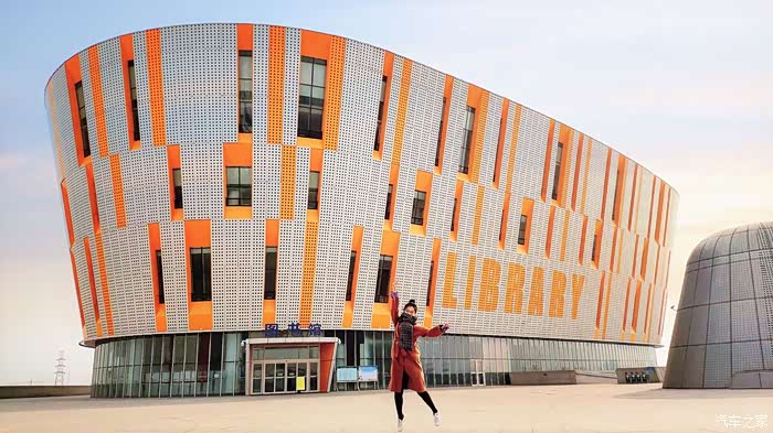 文青周末好去处——开途观l带小姐姐探东营市图书馆