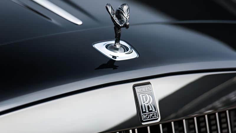 宾利劳斯莱斯幻影,最喜欢车前的小金人