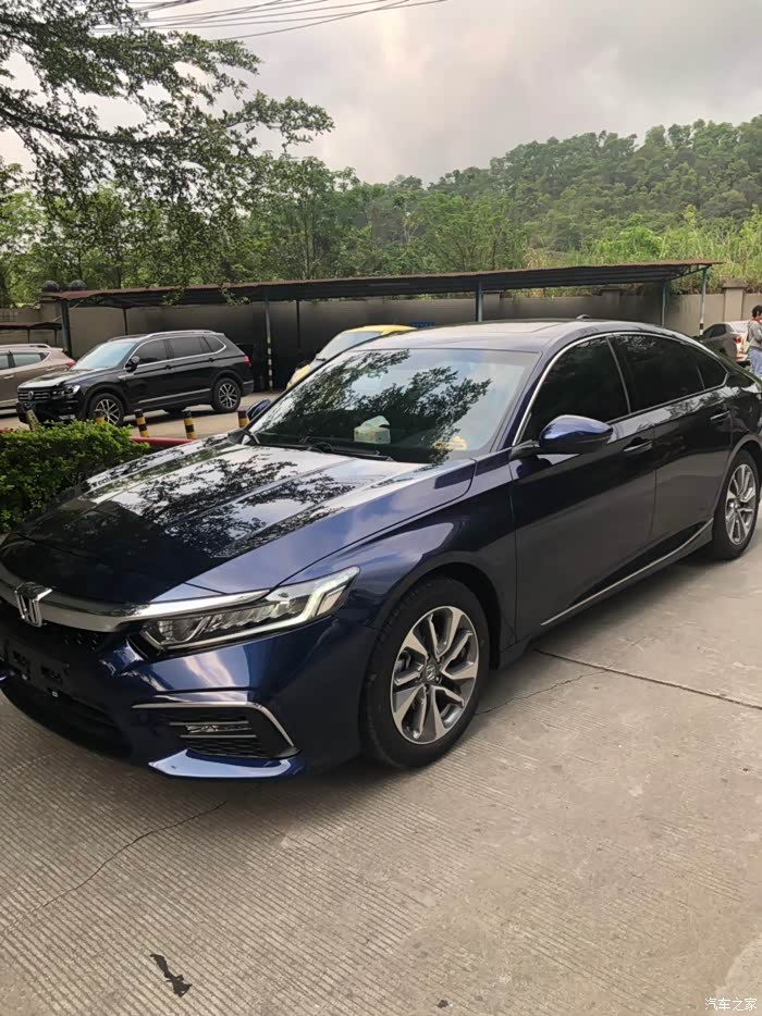 提了inspire月光蓝的进来