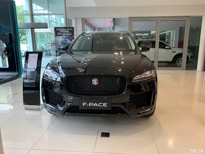 捷豹f pace赛旗黑外黑内提车