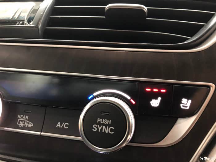 【图】深圳十代豪华版升级原厂通风加热真皮座椅_雅阁论坛_汽车之家