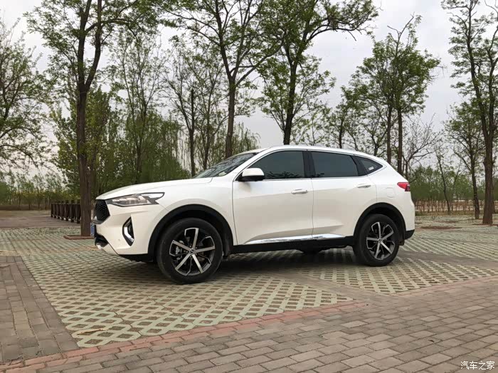 边说边看哈弗f7的内在美