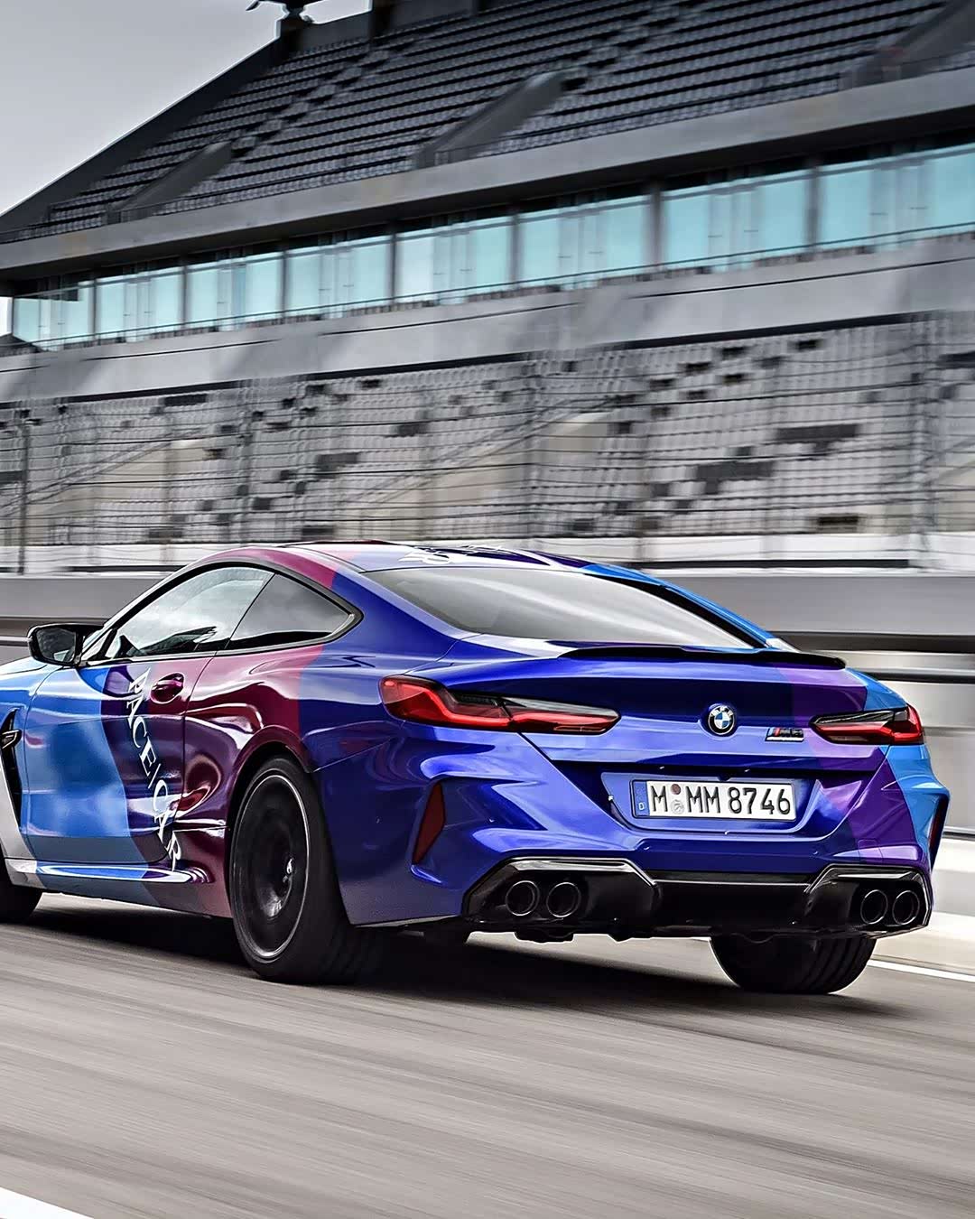 宝马m8艺术涂装