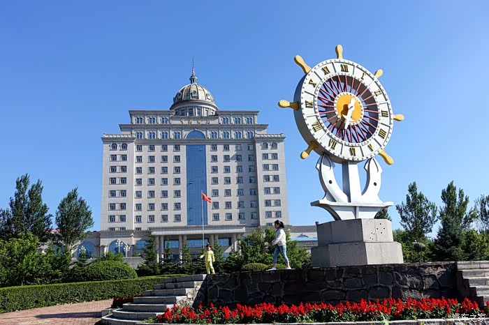 公园边上的绥芬河海关大楼