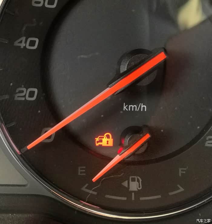 这是什么指示灯一直在闪烁