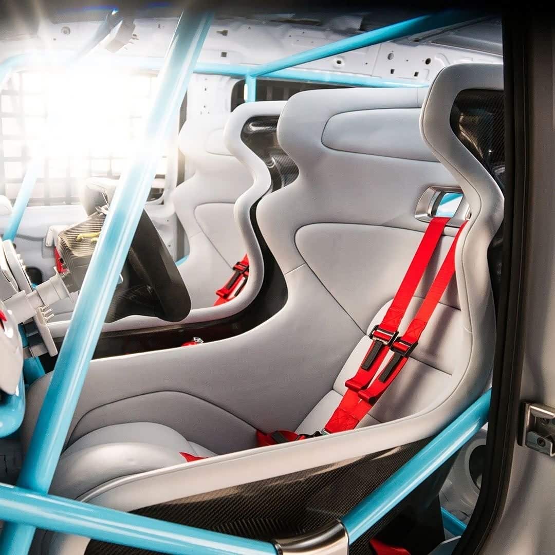 低趴宽体赛车座椅f1方向盘与众不同的气质