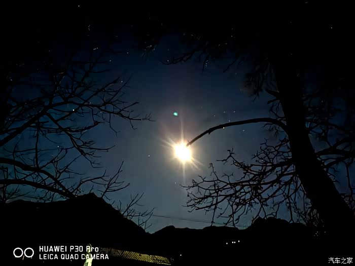 今天月亮特别圆.