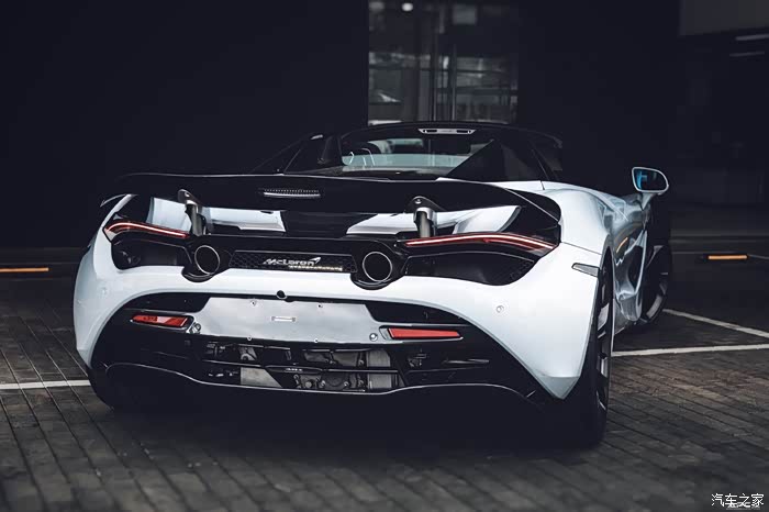 迈凯伦720s无论是从外观还是内饰都很不错超级喜欢