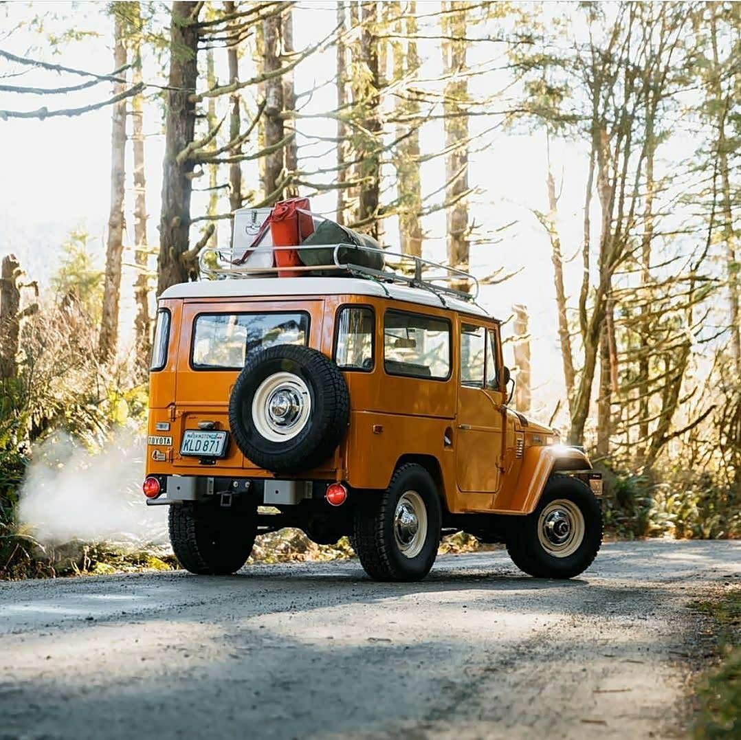 老古董越野车,丰田fj40酷路泽除了会越野还能载你去旅行