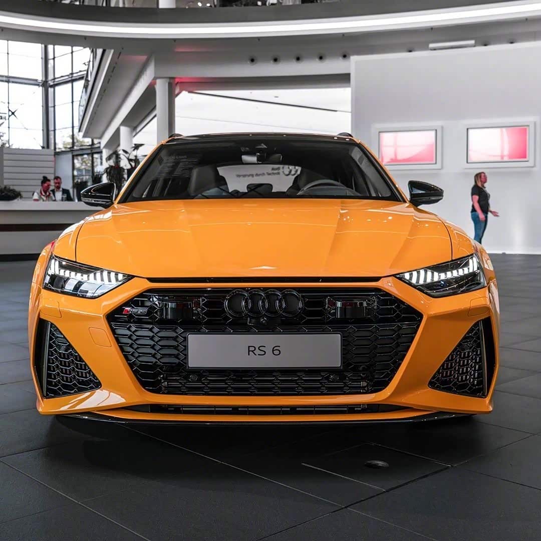 奥迪rs6这款车尾灯设计非常漂亮