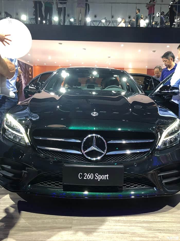 广州奔驰c180l祖母绿,300公里提车作业