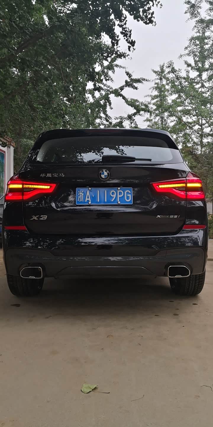 随便拍几张供大家鉴赏炭黑28m【外观篇】_宝马x3论坛_汽车之家论坛
