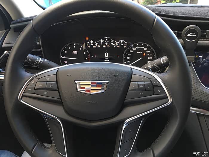 终于等到你,凯迪拉克xt5!