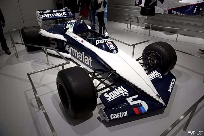 如果我没记错的话 bmw车队是在2010年退出f1比赛的