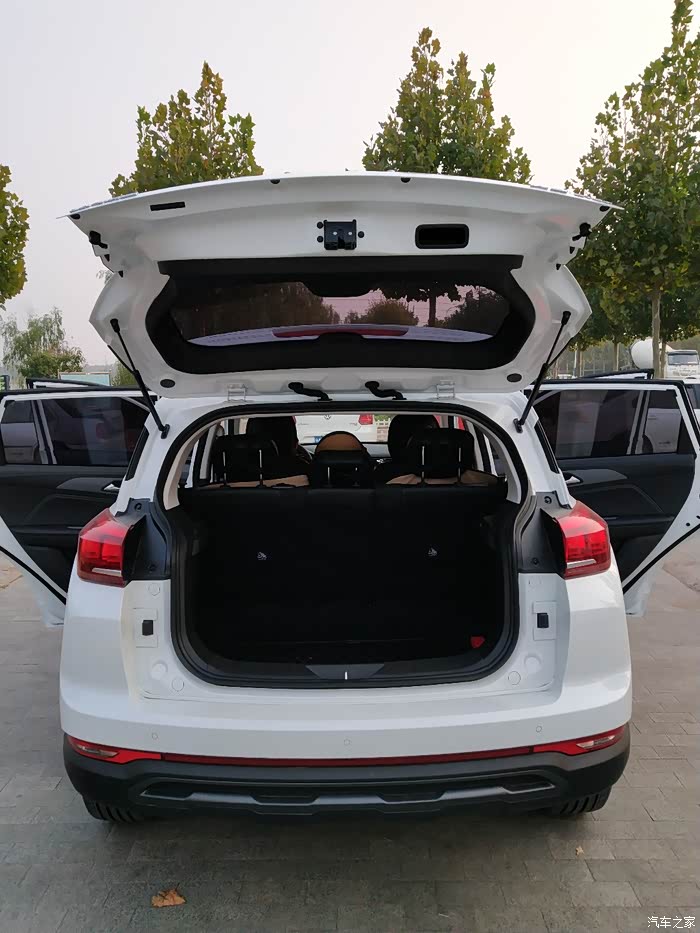 1383 | 回复: 12 北京x3论坛 大学生毕业后的第一台车—智达x3空间