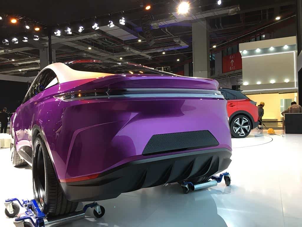 这个车真的是太帅气了,我见都没有见过这种车