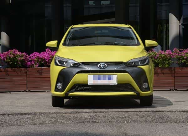 2020款丰田致炫的外观设计非常个性动感,配备3d造型前脸