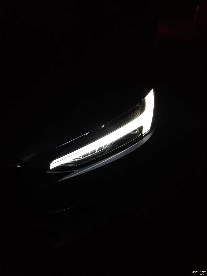 求s90夜晚雷神之锤大灯特写