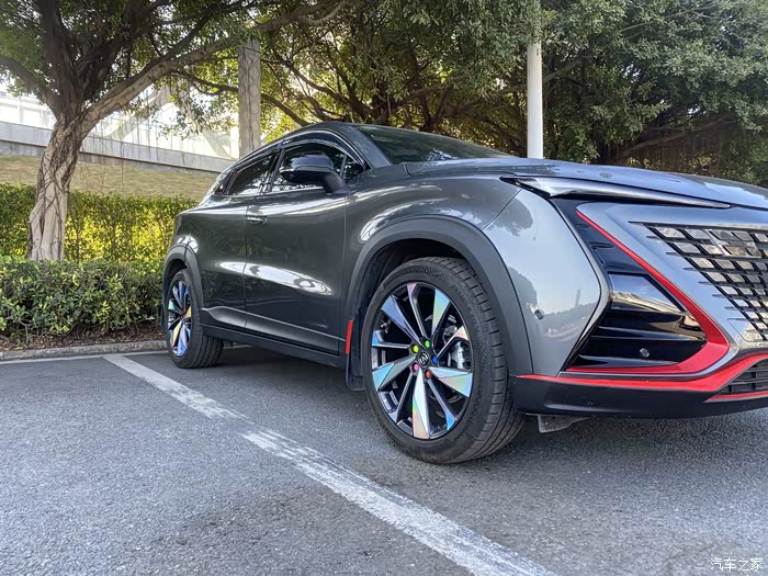 【长安unit之旅】经验分享:u仔轮毂贴改装教程