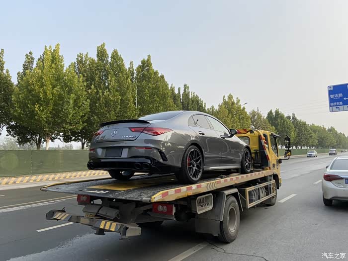 上拖车拖回广州