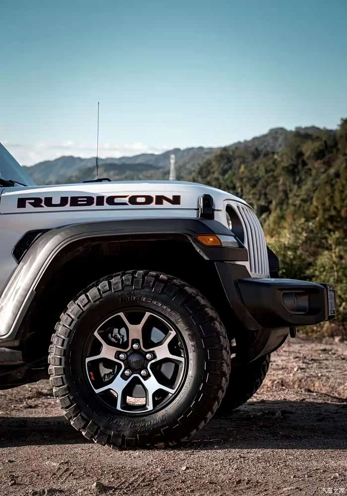 作为吉普牧马人的车主,如果不经常到野外去豁豁车,就是白买了