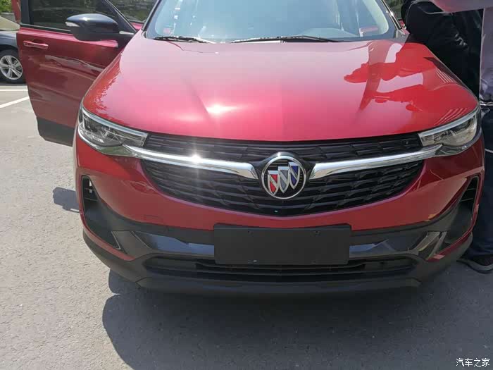 红色昂科拉提车记爱你最耀眼的颜色