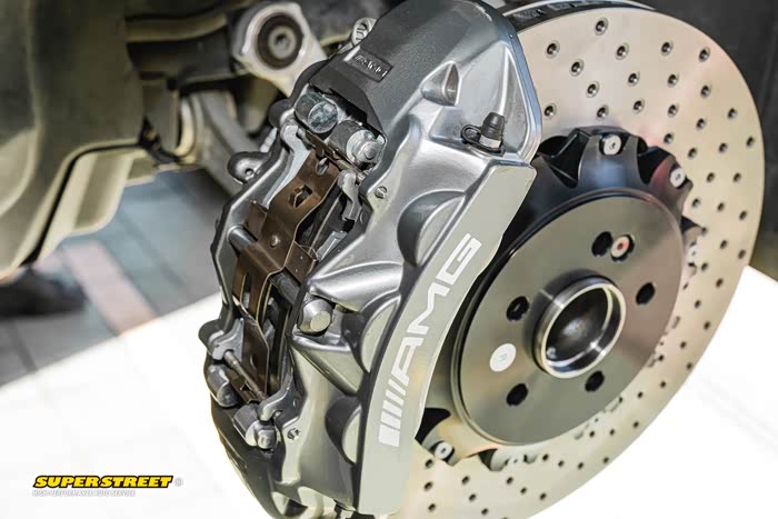 superstreet改装日记奔驰e级改装hp2000高性能刹车片czv刹车盘