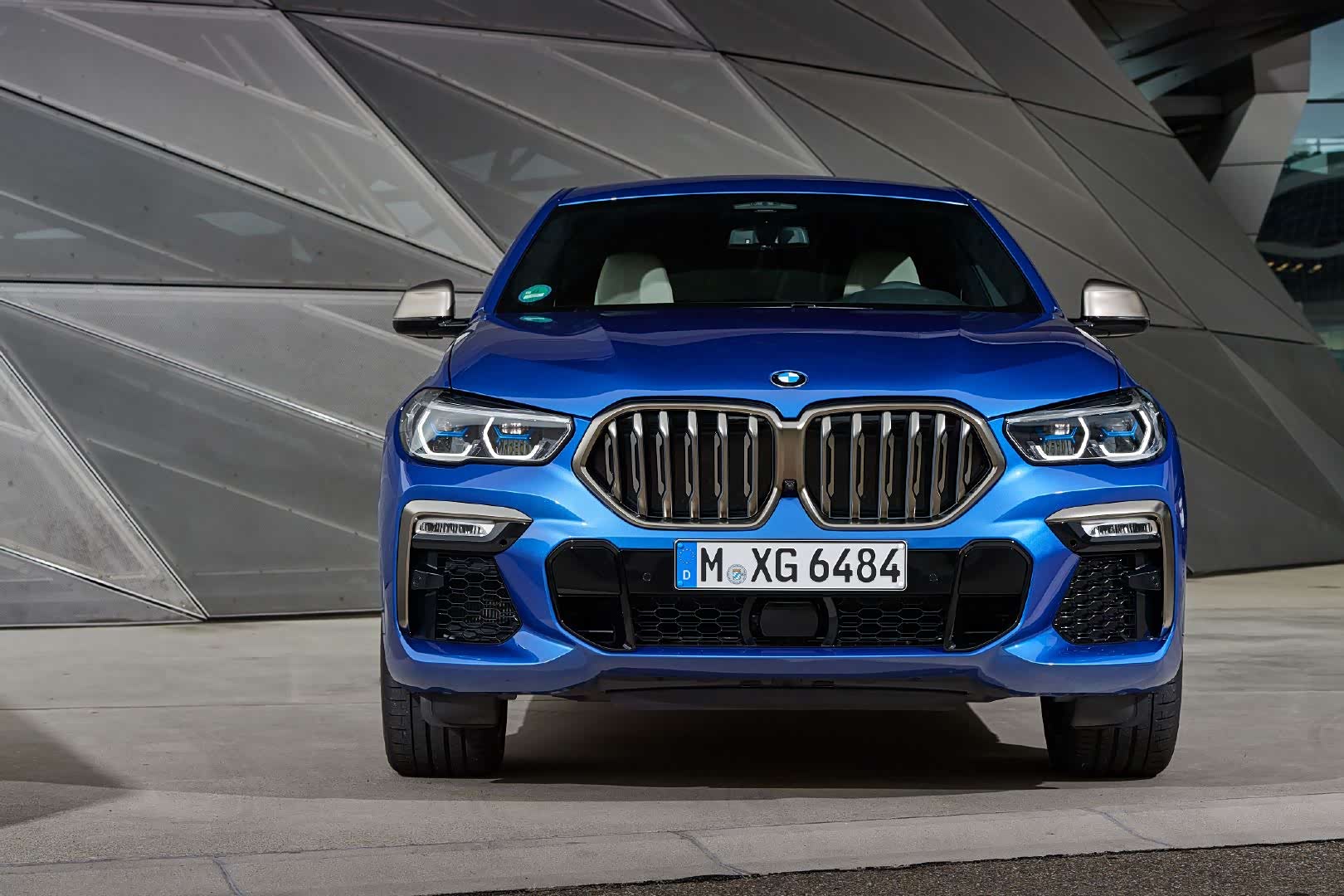 2020 bmw x6 m50i高清大图,拿去做壁纸