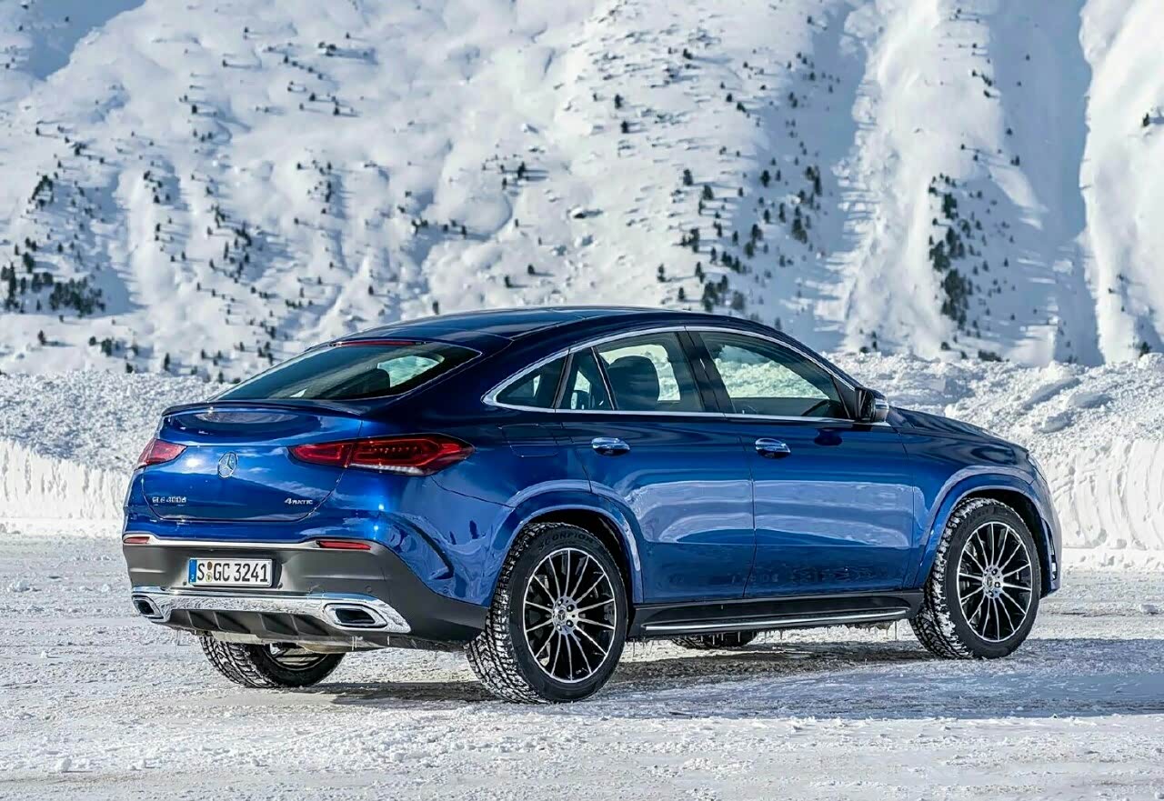 新一代梅赛德斯-奔驰gle 轿跑suv,满天星式的中网.