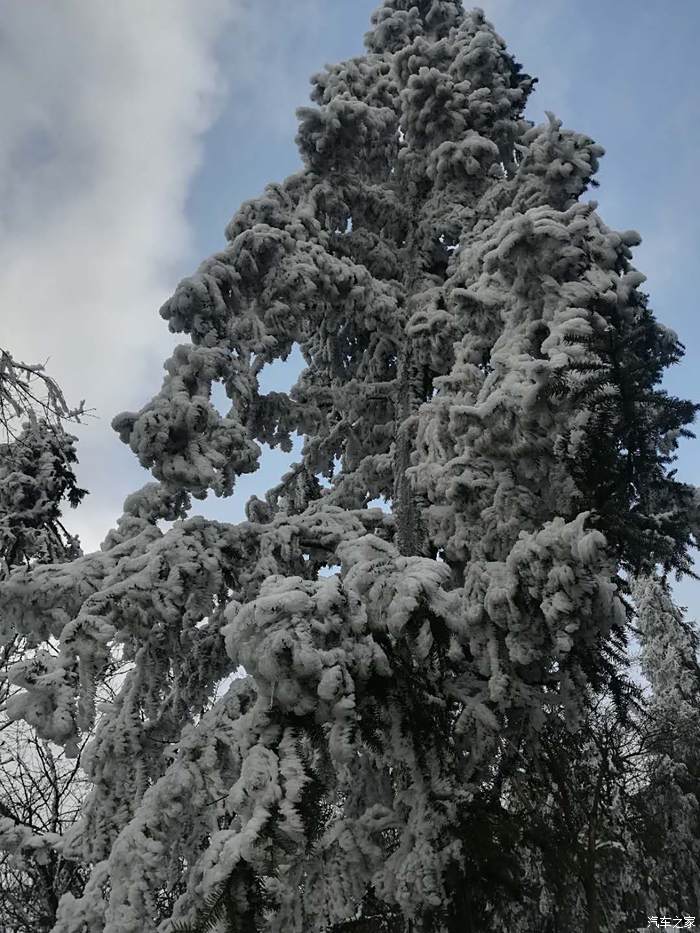 一人一車偶遇華鎣山寶鼎雪景